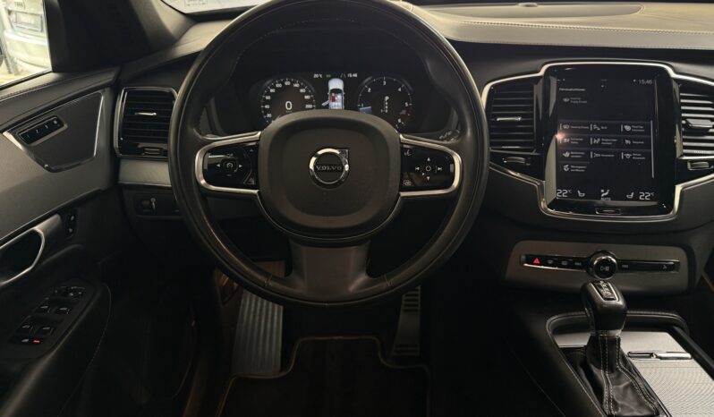 
								Volvo XC90 D5 R Design AWD/Pano/HuD/Standheiz./AHK full									