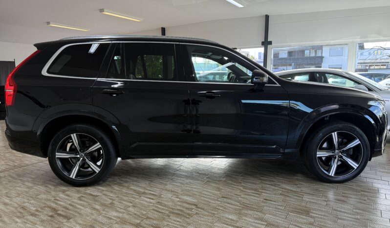 
								Volvo XC90 D5 R Design AWD/Pano/HuD/Standheiz./AHK full									