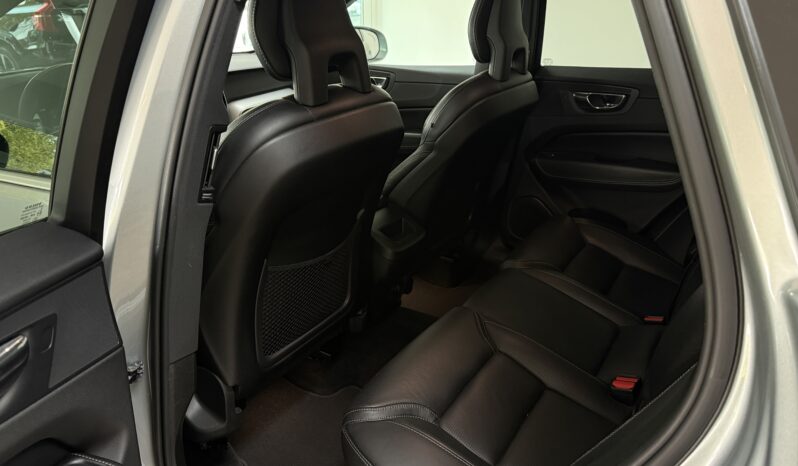 
								Volvo XC60 Inscription AWD/Massage/Sitzbel./Kamera/AHK full									