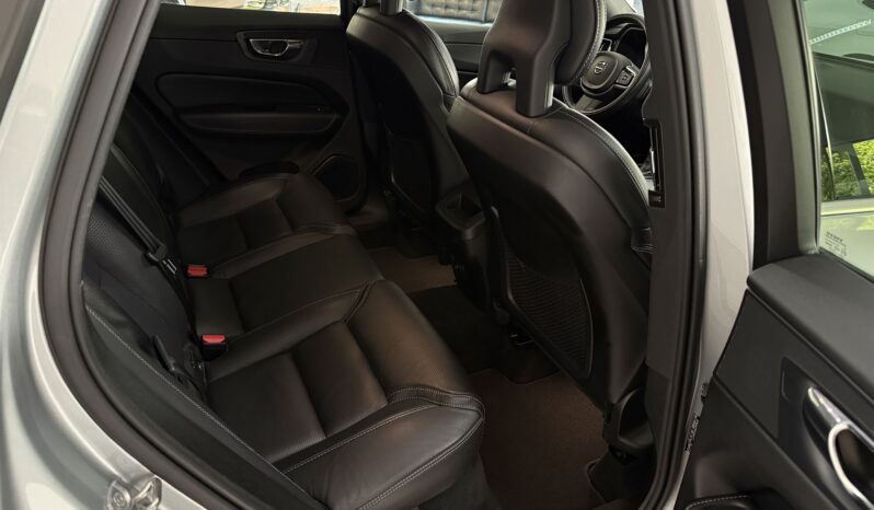 
								Volvo XC60 Inscription AWD/Massage/Sitzbel./Kamera/AHK full									