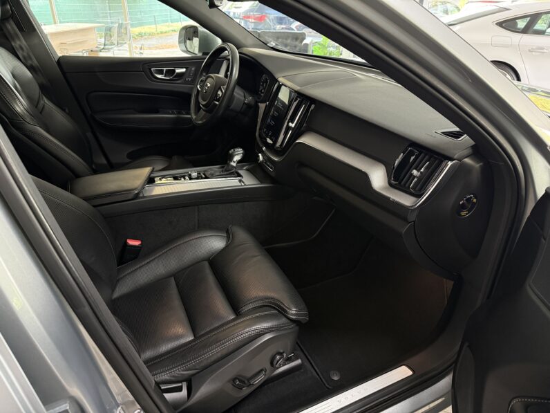 
								Volvo XC60 Inscription AWD/Massage/Sitzbel./Kamera/AHK full									