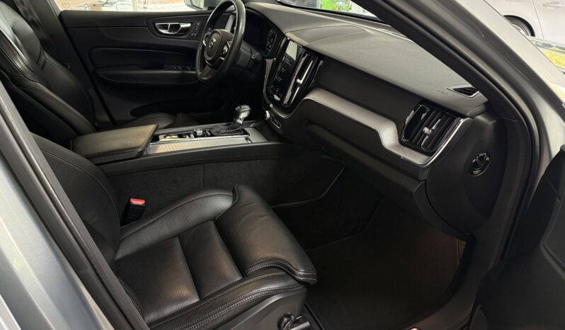 
								Volvo XC60 Inscription AWD/Massage/Sitzbel./Kamera/AHK full									